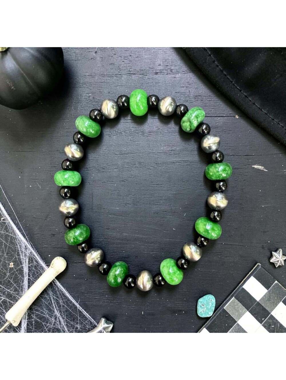 5.75" Emerald Jade & Black Onyx Navajo Style Stretch Bracelet